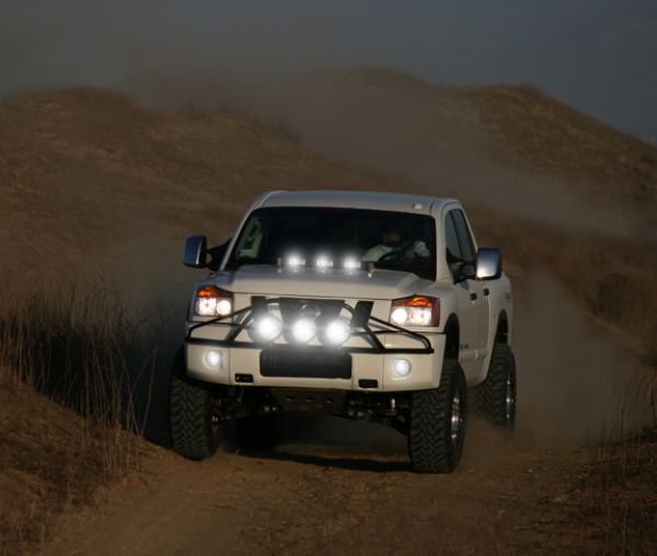nissan-titan-off-road-lights-6.jpg