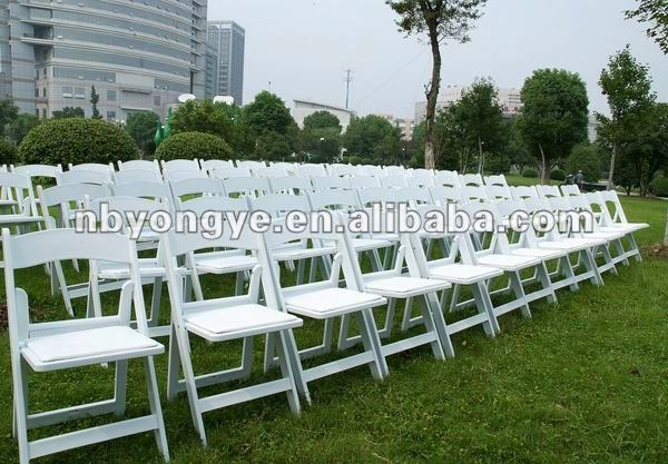 結婚式白い樹脂の折りたたみ椅子の工場問屋・仕入れ・卸・卸売り