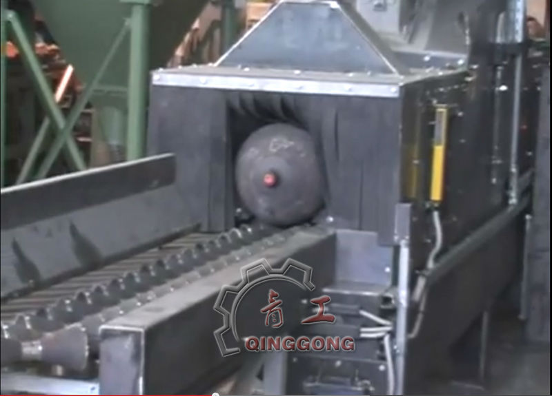 GAS cylinder shot blasting machine.jpg