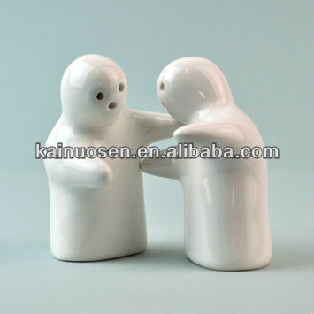 Ceramic Hugging Salt and Pepper Shaker
