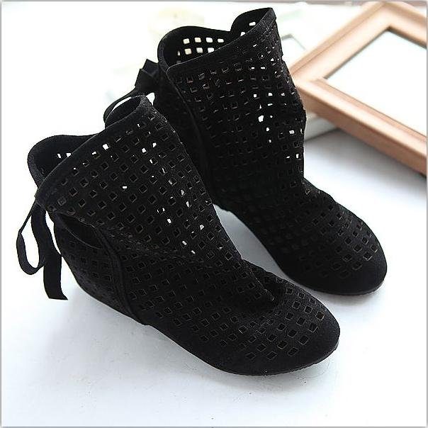 two toed boots