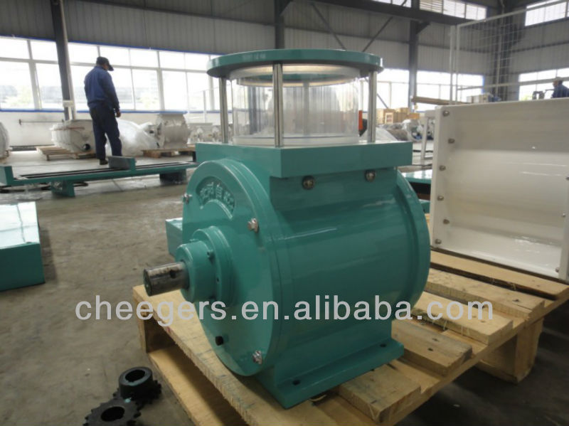 The flow-through airlock rotary valve usually used with corn starch machinery