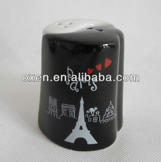 eiffel tower salt and pepper shakers set