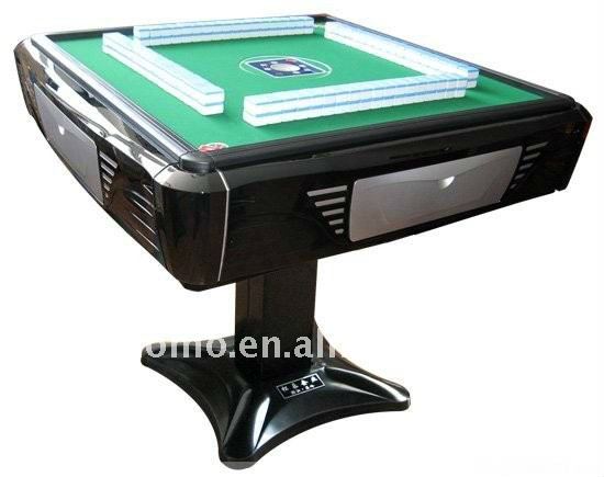 Automatic poker table