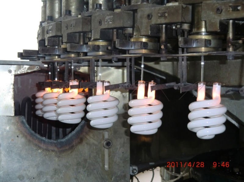 110v/220v25w2700k/4000k/5500k/6500ハーフスパイラルエネルギーが電球を保存する仕入れ・メーカー・工場