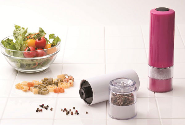 Milling machine one handed pepper mill and for rock salt