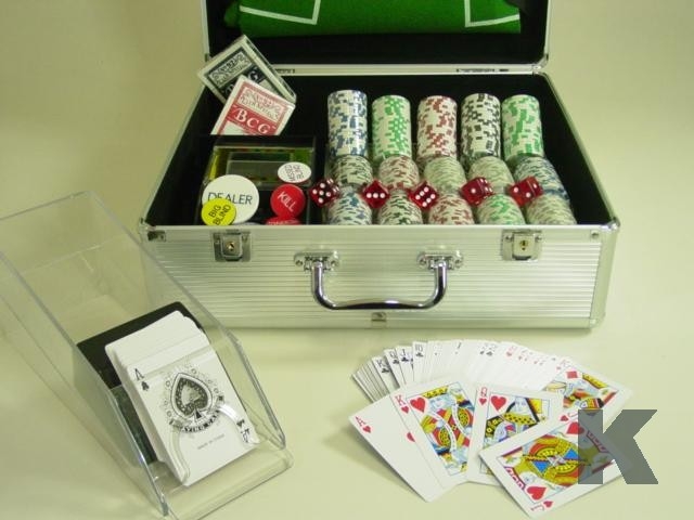 新しい500ct* pokerroom*モンテカルロクレイポーカーチップセットアルミケース付き問屋・仕入れ・卸・卸売り
