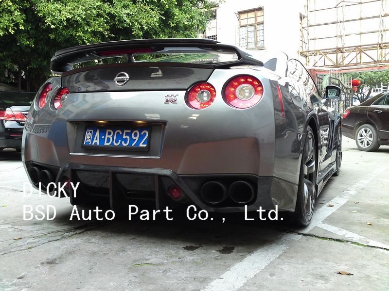 CF3503BSE4 GTR R35 2The rear lip of style B same as the picture