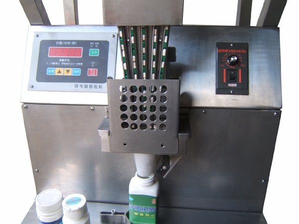 Mini electronic capsule counting and filling machine