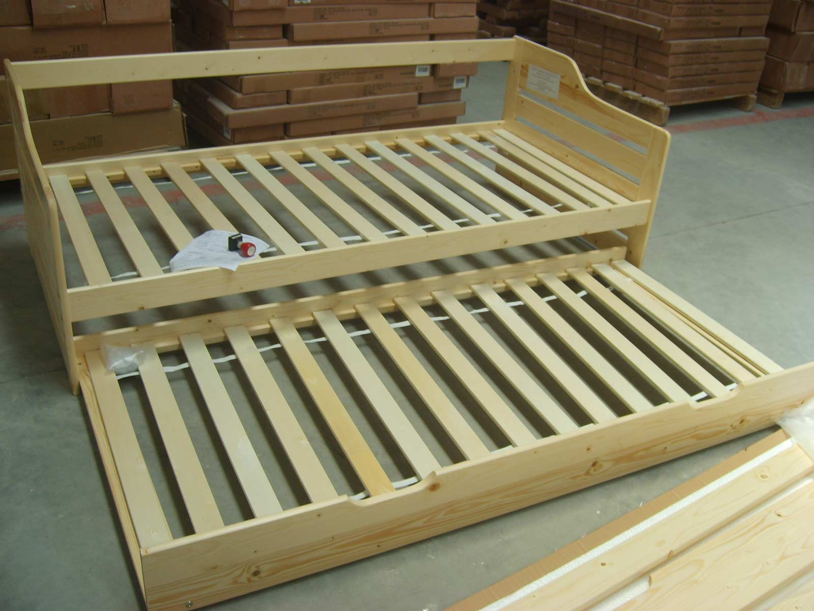 近代的な品質パイン無垢木材ボックスソファベッドのためのベッドのデザイン仕入れ・メーカー・工場