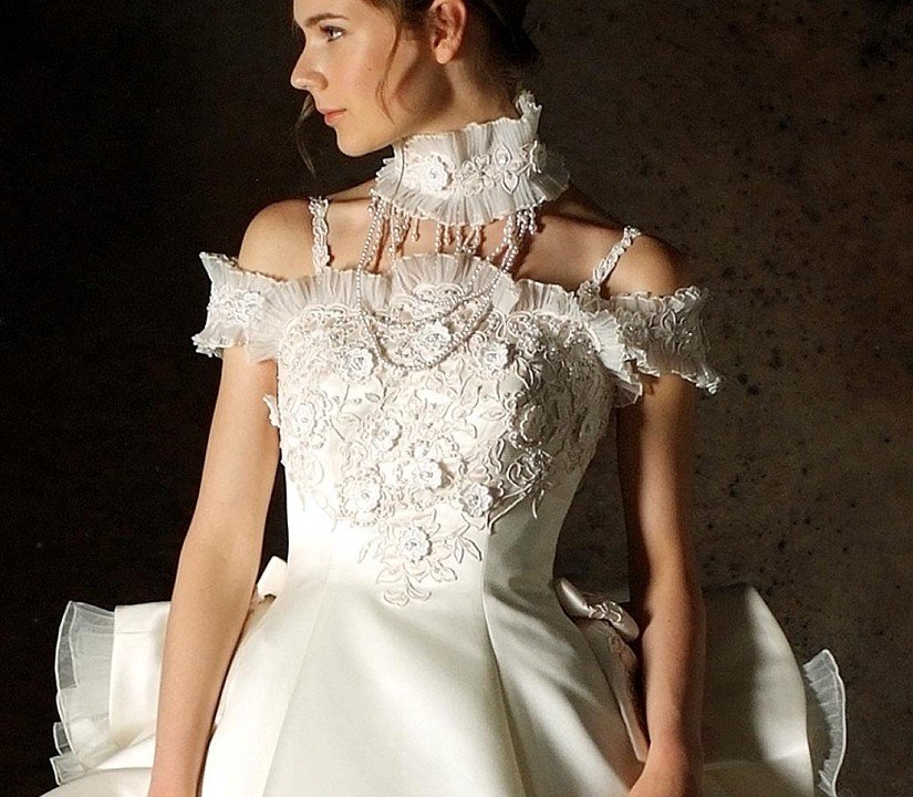 Western style exquisite appliqued ball gown wedding dress SZW1106 SZW1106c