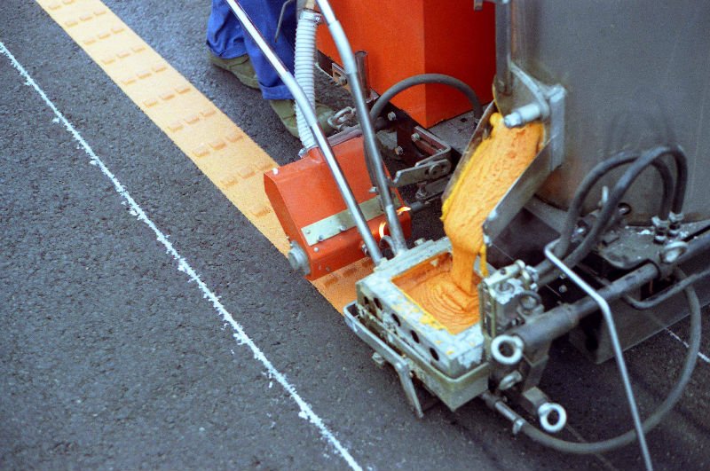 セルフ- 走式振動熱可塑性の道路マーキングマシン仕入れ・メーカー・工場