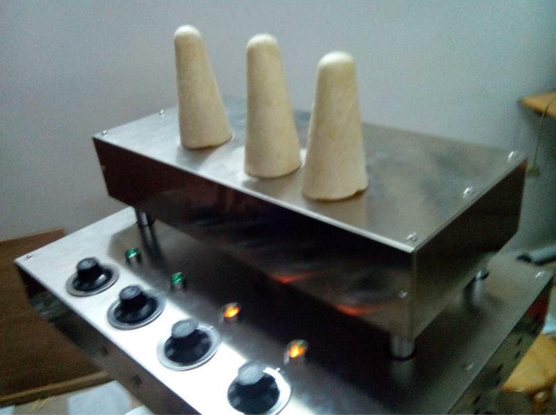4 moulds pizza cone making machine