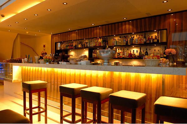 Modern Bar Counter Design Mini Hotel Bar Counter Home Use Bar ...