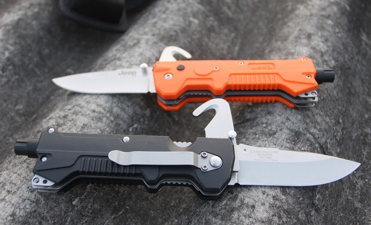 Jeep emergency rescue tool knife