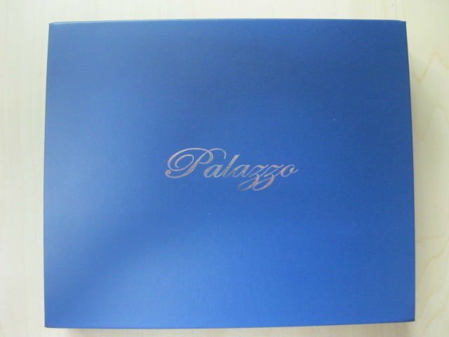 2012 hot product modern custom yellow paper champagne flute boxes made in China