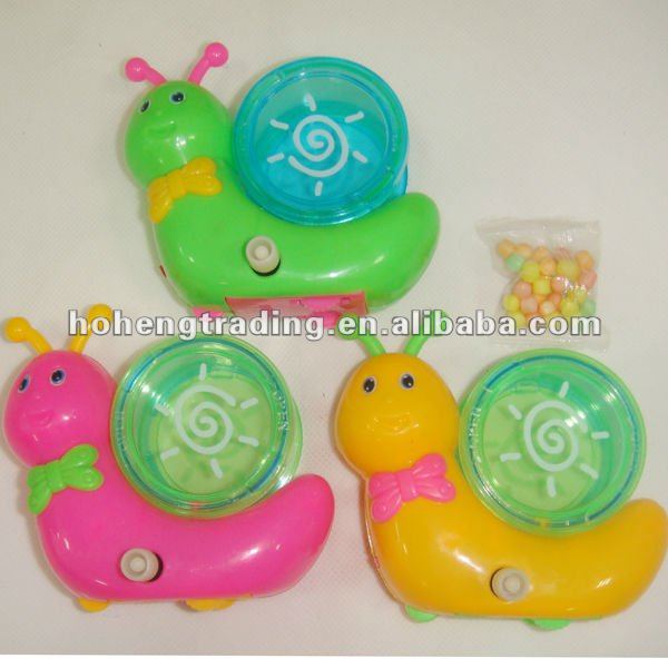 Wind up snail with candy contain wind up animal
