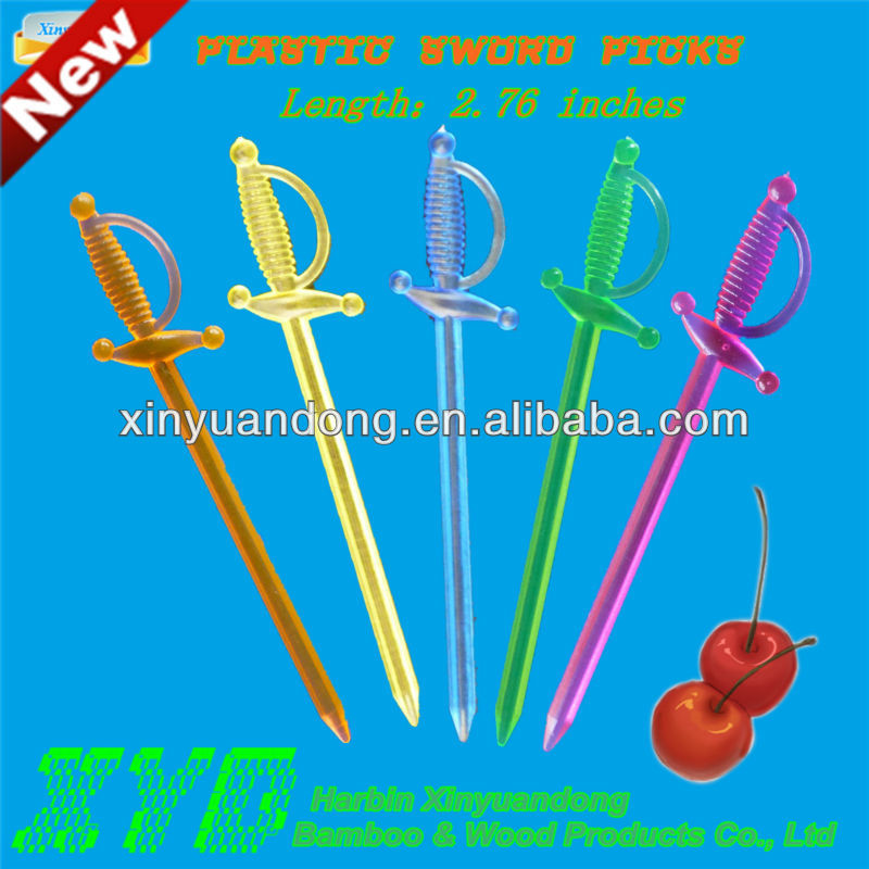 プラスチック製のカクテルピック、 剣の形色のついたプラスチック製のフルーツピック中国製、 バーのツール問屋・仕入れ・卸・卸売り