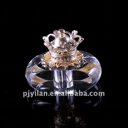 素敵なロゴの金色のキャップクリスタルガラス紫色の香水瓶の手吹きガラスの香水瓶問屋・仕入れ・卸・卸売り