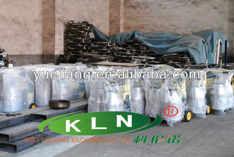 cattle milking machine with two buckets