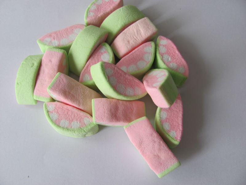 Mini triangle shaped strawberry flavour cotton candy