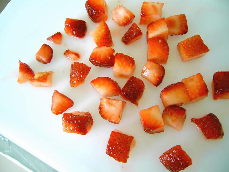 frozen strawberry dices iqf strawberry dices with FAD BRC HALAL HACCP