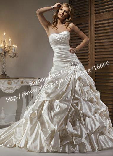 Luxury Strapless Bridal Wedding Gown