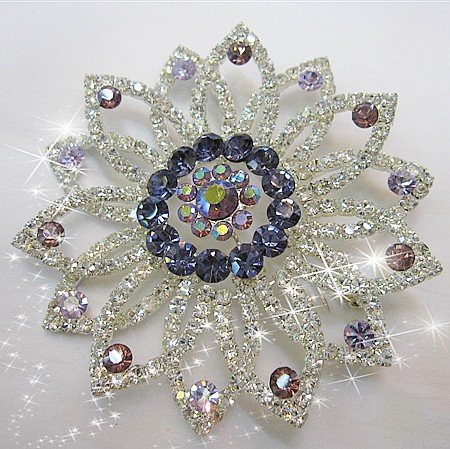 We are specilized all kinds of fahion brooch such as alloy broochwedding 