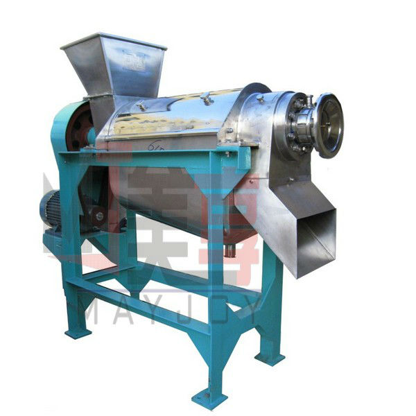 Screw citrus juice extractor