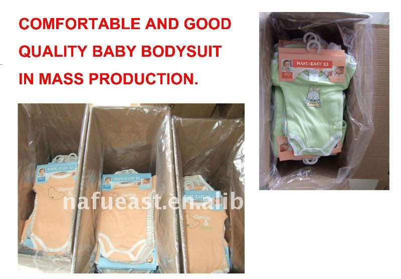 綿の印刷物が付いている柔らかいhandfeelの赤ん坊の衣類仕入れ・メーカー・工場