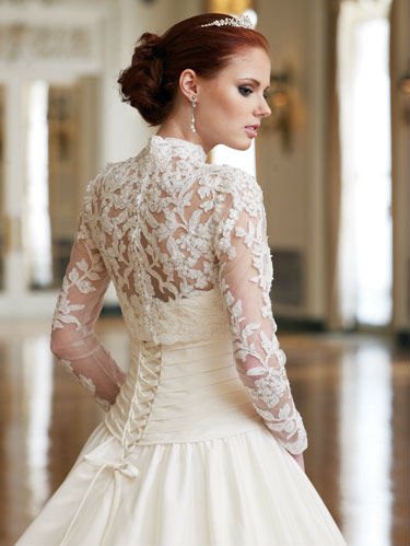1 Lace Aline bridal dress 2 exquisite handmaking