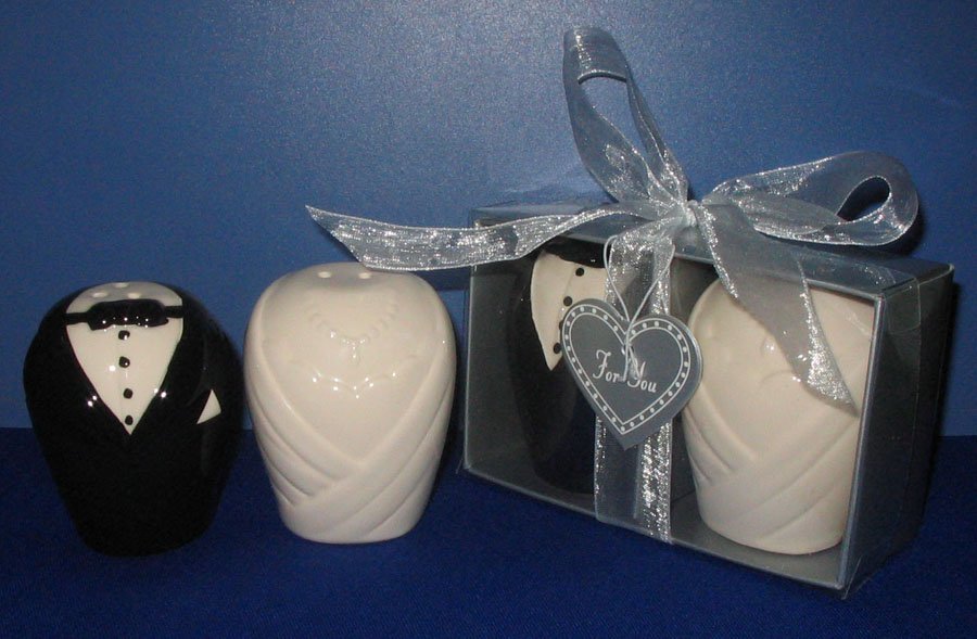 2011 unique wedding souvenirs bride and groom ceramic salt and pepper ...