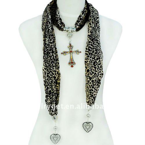 Cross pendant scarf, NL-1588.jpg