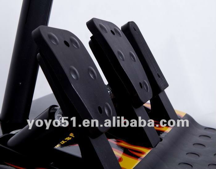 カーレースのゲームをするゲームの小型ゲーム・マシンの運転の実質の感じを与えなさい問屋・仕入れ・卸・卸売り
