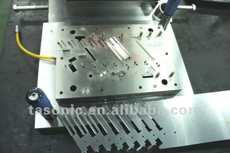 高precsion板金のレーザー切断溶接ステンレス鋼加工仕入れ・メーカー・工場