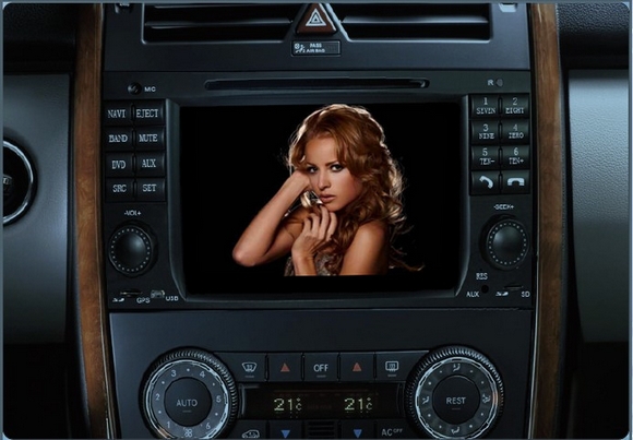 benz aclass w169 dvd player.jpg