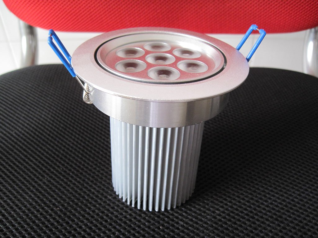 Free Shipping 7*3W 21W CREE LED Downlight Lamps Kits AC 100-240v,warm white or cool white 16pcs/Lot Free Shipping 7*3W 21W CREE LED Downlight Lamps Kits AC 100-240v,warm white or cool white 16pcs/Lot