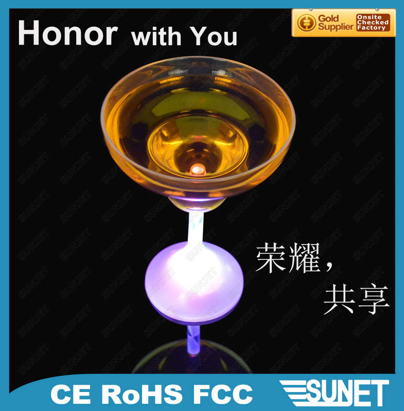 2014 Light-up Multicolored Flashing Blink LED champagne cup made in china