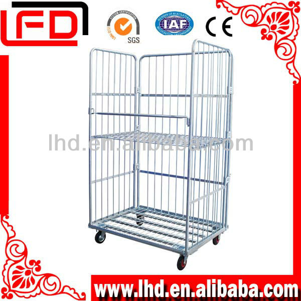 Folding rolling container with wheel