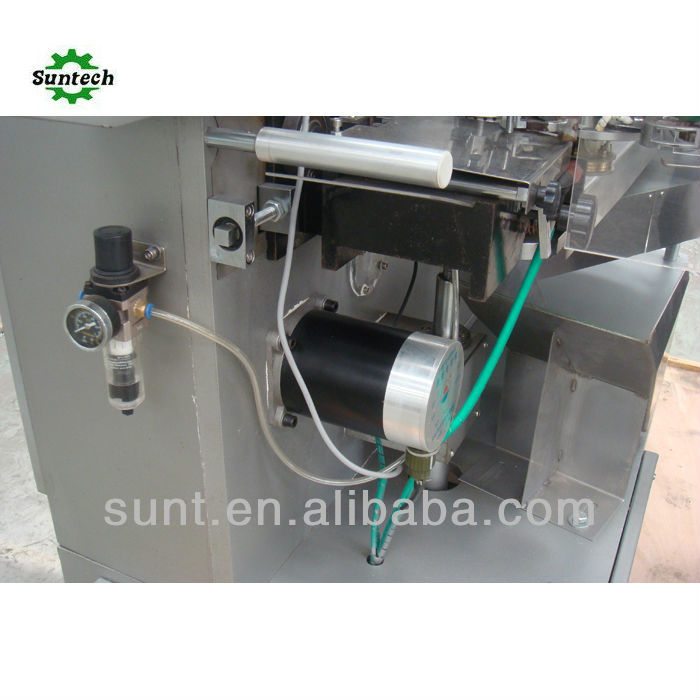 BL100 lollipop wrapping machine