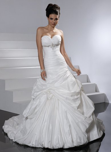 2012 Taffeta Sweetheart Corset Long Train Puffy Wedding Dress 10039