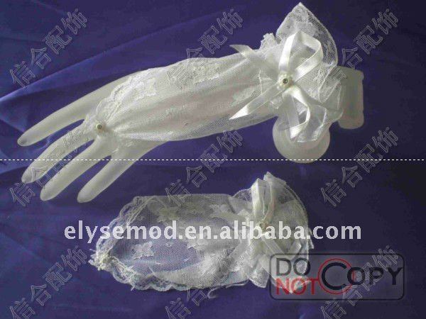 Wholesale 2012 Christmas Elegant Beige Lace Bridal Gloves Wrist Length