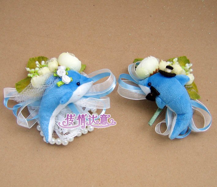 wedding corsagedecorated with a couple of bear Dolphin Wedding corsage