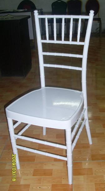 The chiavari chair if for weddingrental or party use