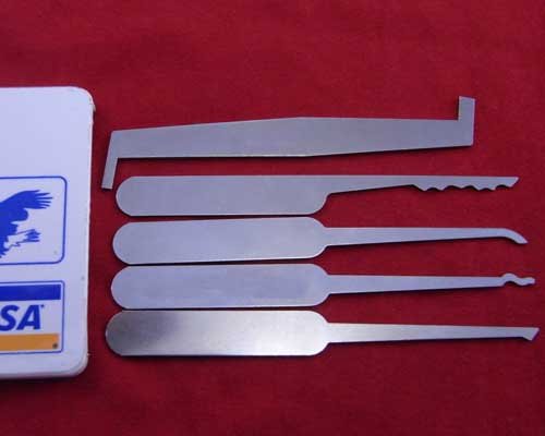 credit-card-lock-pick-set-2.jpg