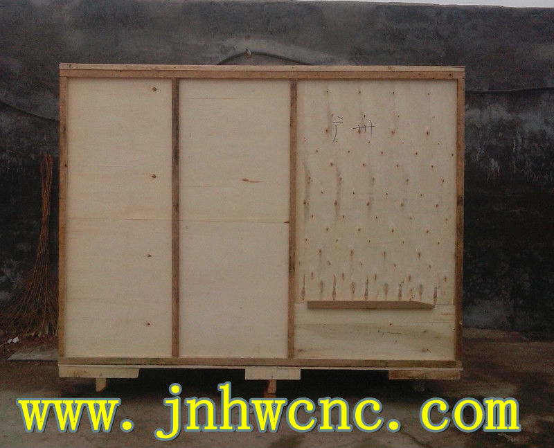 木製ドアの彫刻sw-1125およびフィルム機木材cncのルータの価格ラミネートマシン家具のマシンを作っ仕入れ・メーカー・工場