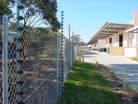 DOG FENCE, WIRELESS DOG FENCE, ELECTRIC DOG FENCE