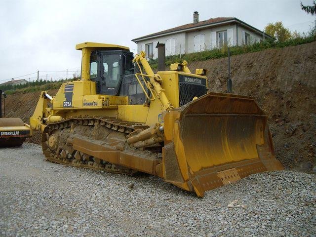 komatsu dozer. D 375 KOMATSU DOZER(France)