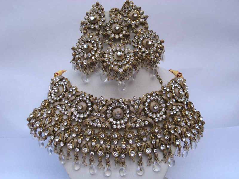 See larger image Indian Bridal Jewellery set