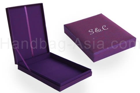 Wedding Favor Containers on Wedding Invitation Boxes  Silk Favor Boxes  Silk Photo Frames  Silk